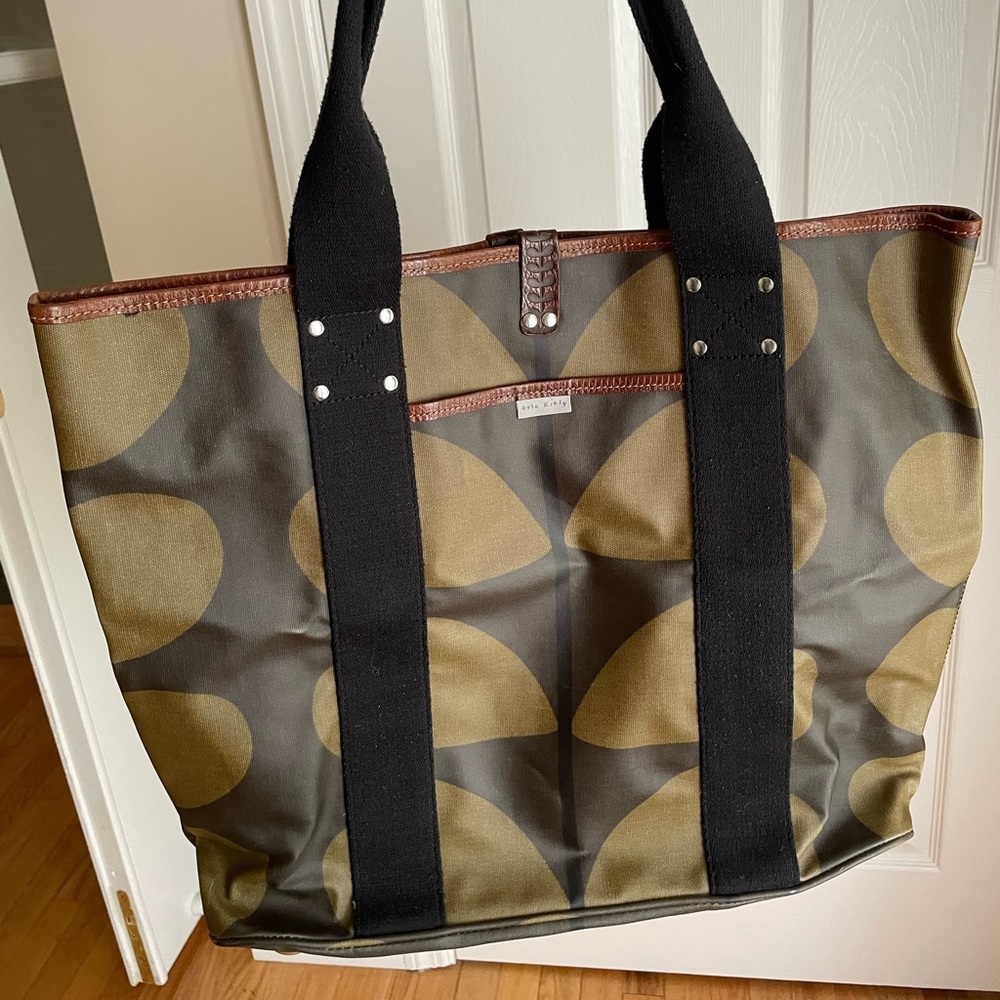 Orla Kiely tote/shoulder bag, olive green pattern exterior, black/white interior